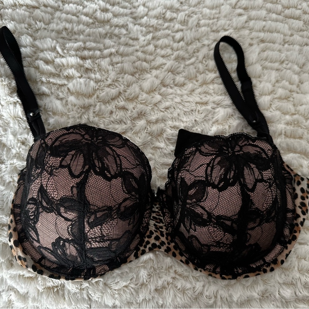 Victoria’s Secret Black & Leopard Bra 36D